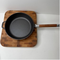 Сковорода 24 см чавунна глибока Біол