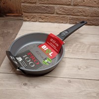 Сковорідка 22 см антипригарна PRO100 