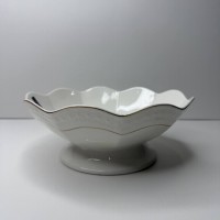 Цукерниця на ніжці біла порцеляна кругла 1000 мл 22,3 см